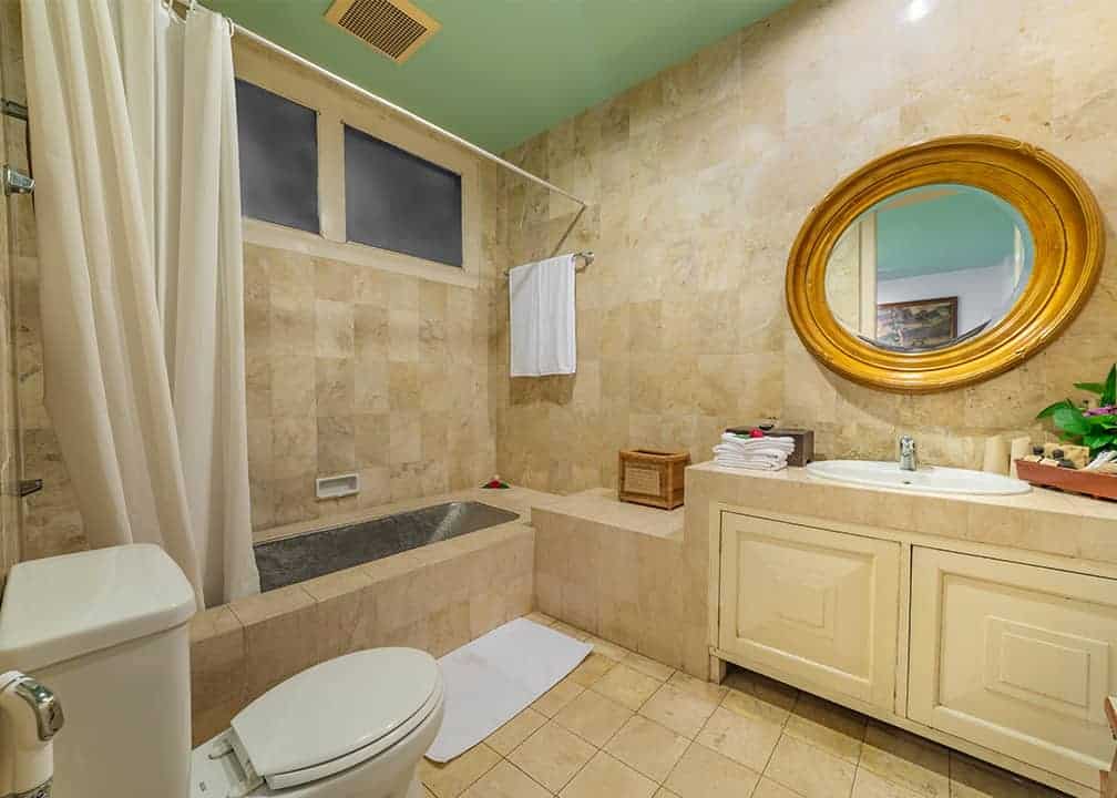 Bathroom at Sang Fajar Suite Hotel Tugu Blitar